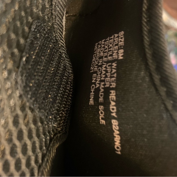 JBU Water Shoes size 8M. Blue. Super condition. - Picture 3 of 5